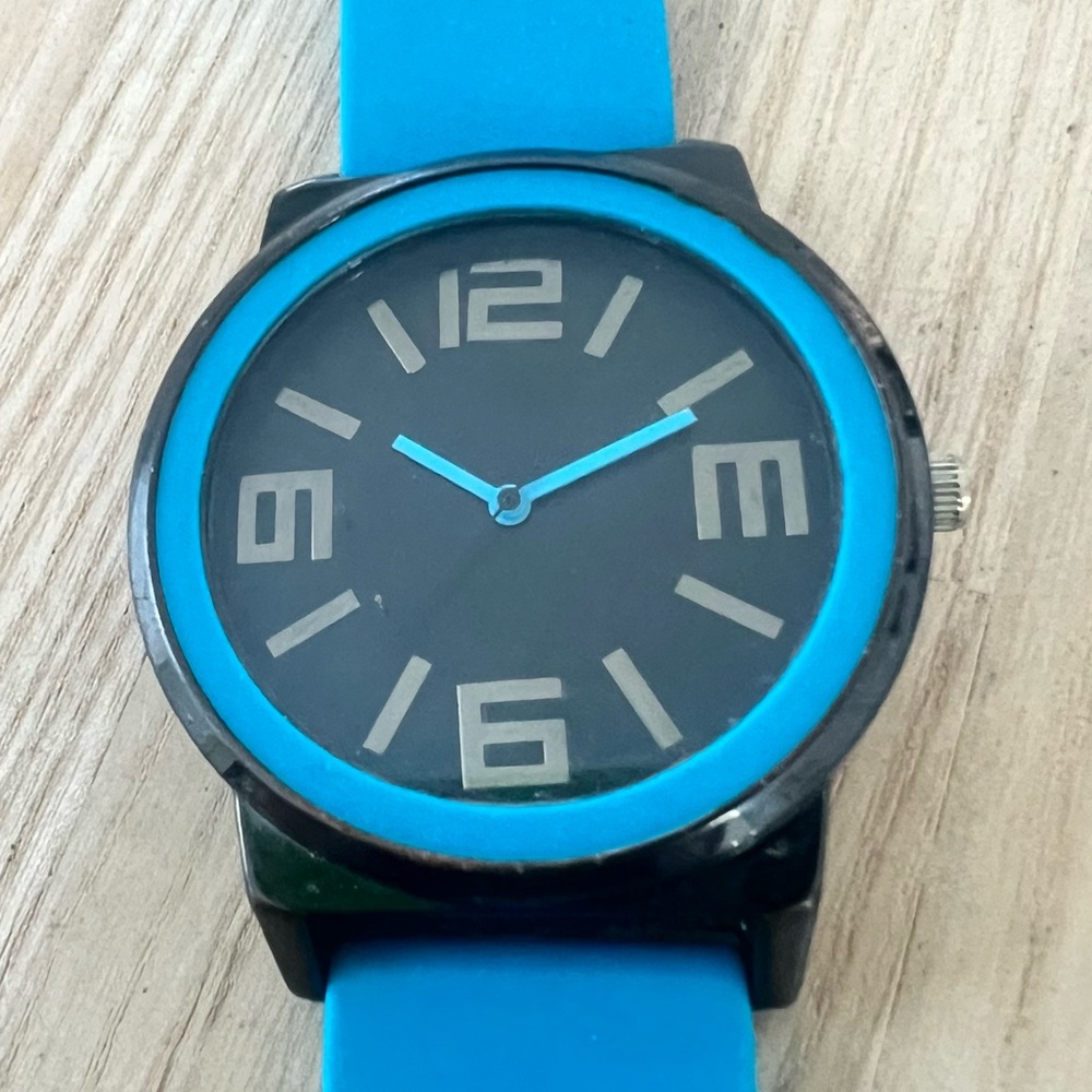 Unbranded blue and black watch NEW BATTERY